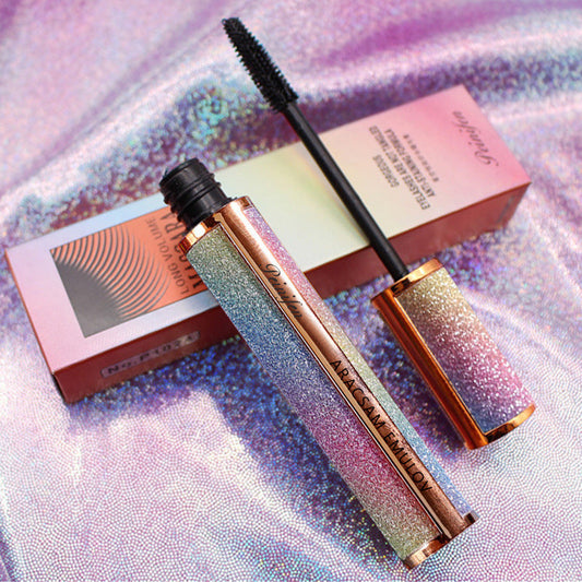 Starry sky mascara with lengthening and volumizing formula for dramatic lashes