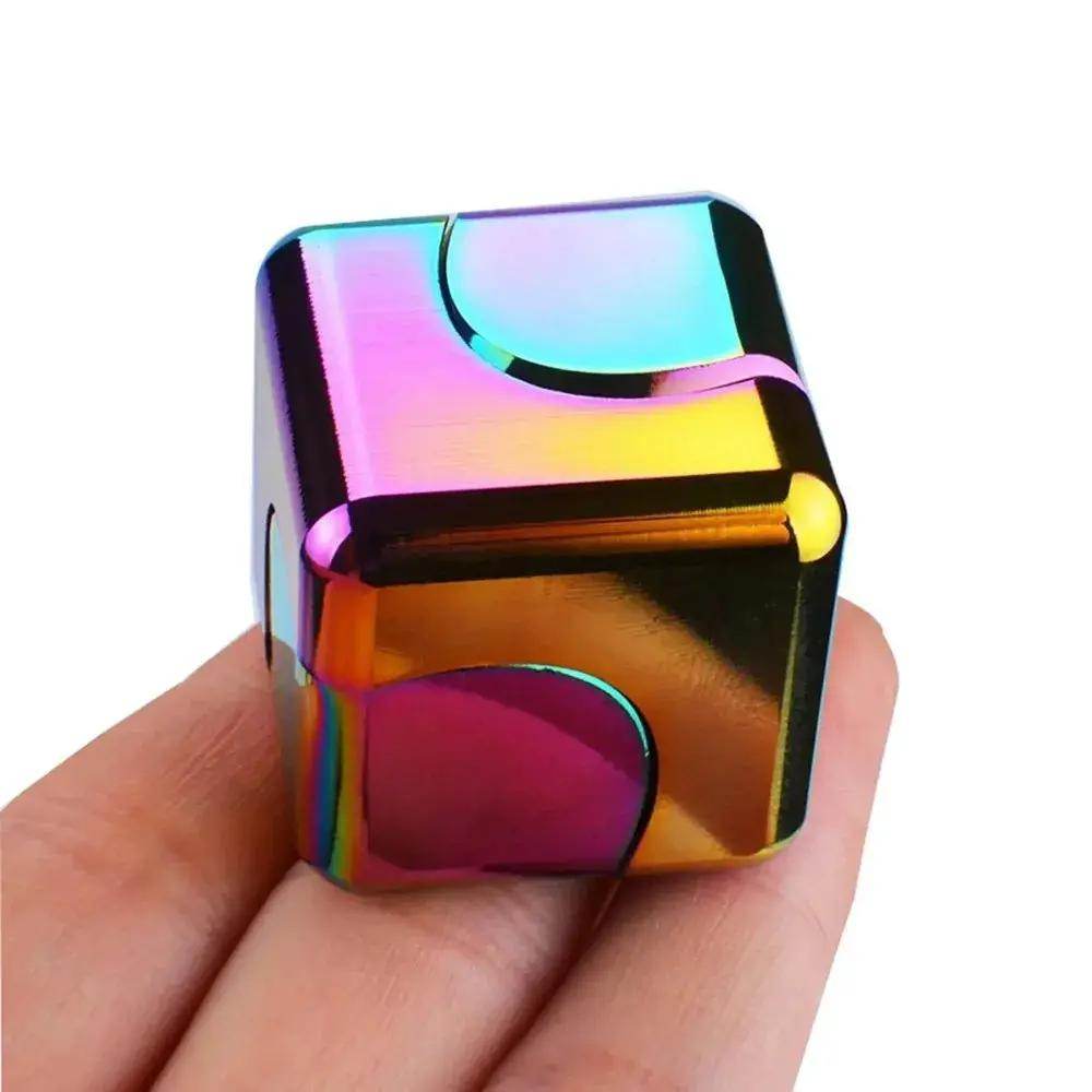 Portable Alloy Cube Spinner – Stress Relief Gyroscope - Creatique
