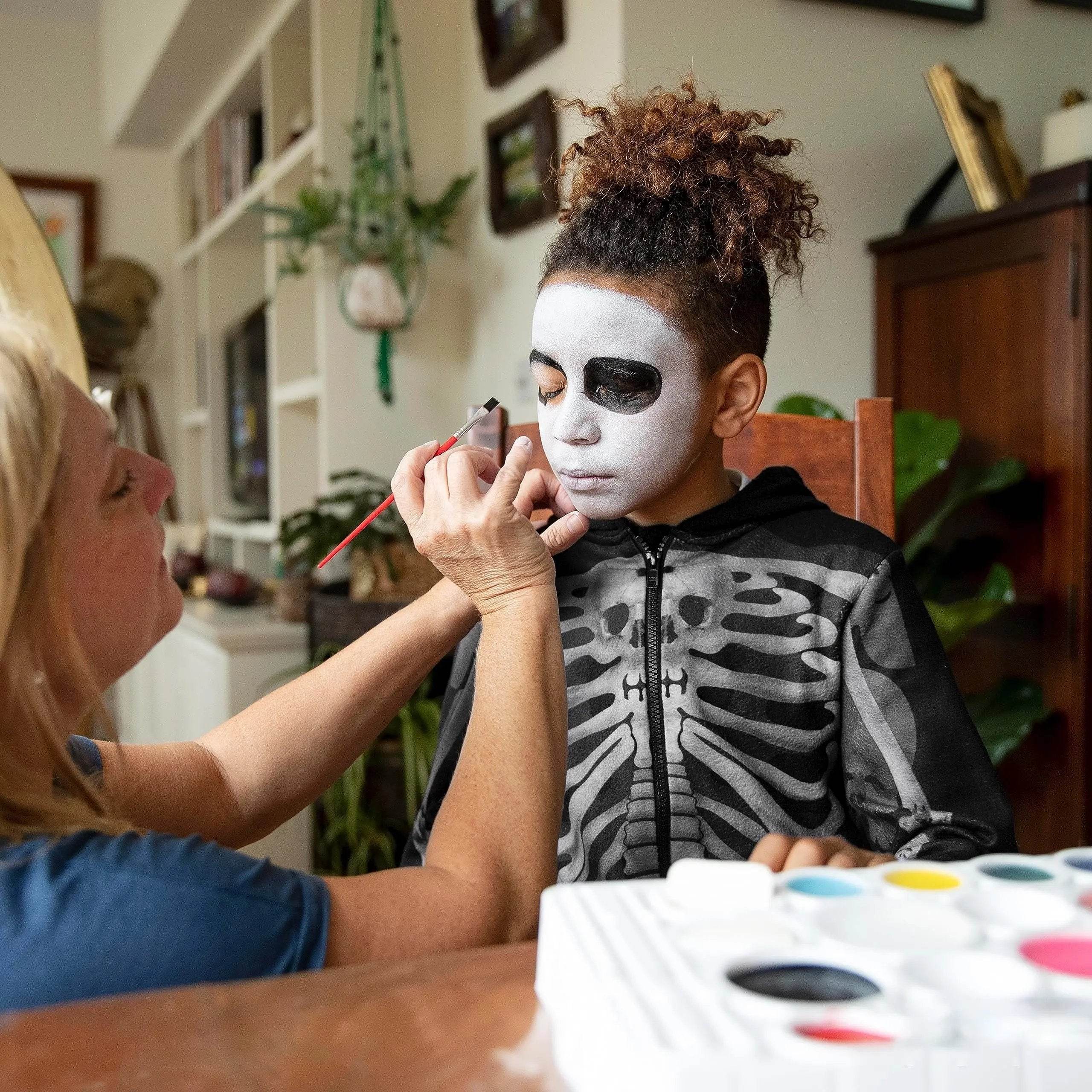 36 Pcs Halloween Makeup Kit,Halloween Family Makeup Set Face Painting Kit with with Zombie Green Ooze,Fake Blood Costume and More for Vampire Cosplay - Creatique